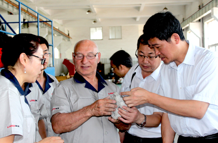 ���������c���_˹�����M�ЬF(xi��n)����򞲢�z�Ч��